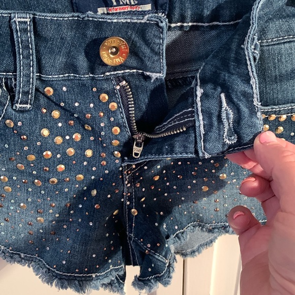 YMI Denim Bootie Shorts EUC - Picture 3 of 8